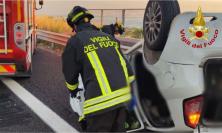Auto si ribalta sull’A14, vittima un giovane di Recanati. Weekend di sangue sulle strade