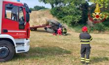 Belforte, il trattore si ribalta: agricoltore trasferito d'urgenza a Torrette