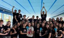 Il Centro Nuoto Macerata incanta a Civitanova: oro, record e qualificazioni ai Nazionali di salvamento