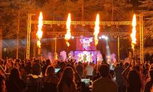 Camerino, oltre 3.000 persone alla Rocca Borgesca per il debutto esplosivo di PartyRocc