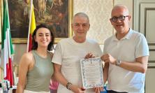 Stecca 5 birilli, Micucci porta Civitanova sul tetto d’Italia: il Comune lo premia