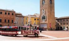 Un trenino tra le poesie di Leopardi: Recanati lancia il suo nuovo tour culturale