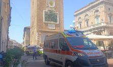 Malore in piazza a Recanati: salvato grazie al 118 e a una dottoressa in vacanza