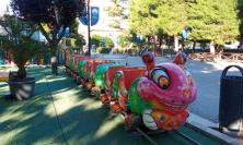 A Porto Potenza torna il trenino “Brucomela” in Piazza Douhet: entusiasmo tra residenti e bambini