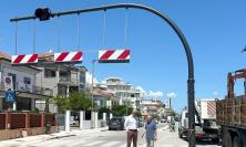 Civitanova, installato il portale anti-ingombro al Lungomare Nord: "Un punto fermo su un problema annoso"