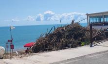 Porto Recanati, spiagge ripulite e pronte a ospitare i turisti dopo i temporali