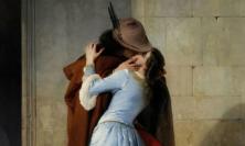 Il volto nascosto del traditore seriale