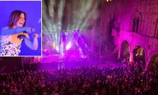 Montecassiano, grande successo per Noemi: il "Nostalgia Tour" conquista la piazza