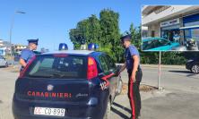Choc a Trodica, accoltellamento nel parcheggio: due feriti, uno grave a Torrette in eliambulanza (FOTO)