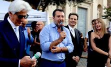 Salvini a Macerata: "Vinciamo per ciò che abbiamo fatto, non per le inchieste. Parcaroli? Un po' invecchiato"