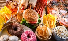 Cibi ultra processati e obesità: una relazione da conoscere per proteggere la salute