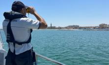 Barca si capovolge tra Potenza Picena e Porto Recanati: tre pescatori tratti in salvo