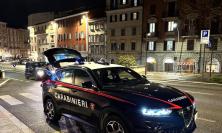 Treia, sbanda alla rotatoria e finisce contro una recinzione: era ubriaco al volante
