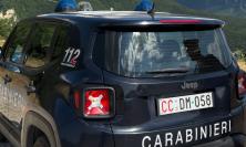 Ussita, barricata in casa con un coltello minaccia il suicidio: giovane salvata dai carabinieri