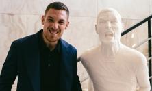 Una statua per Alessandro Gabrielloni, l'attaccante marchigiano omaggiato dal Como: "Leggenda eterna" Una statua per Alessandro Gabrielloni, l'attaccante marchigiano omaggiato dal Como: "Leggenda eterna"