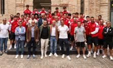 "Meglio la Maceratese che la Coppa dei Campion": la squadra incontra l'amministrazione in vista del debutto (VIDEO) "Meglio la Maceratese che la Coppa dei Campion": la squadra incontra l'amministrazione in vista del debutto (VIDEO)