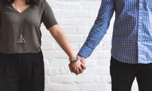 Nuova relazione della ex moglie: cosa succede all’assegno di mantenimento