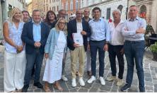 Quale futuro per Scossicci? Comitato e balneari incontrano Ricci: "Impegno serio per salvare la costa" Quale futuro per Scossicci? Comitato e balneari incontrano Ricci: "Impegno serio per salvare la costa"