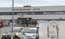 Macerata, truccava l’esame della patente con smartphone e apparecchi elettronici: denunciata
