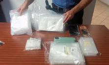 Caldarola, fermato in bici con due chili di cocaina: arrestato 58enne