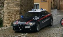 Tolentino, hashish in centro e furto in abitazione: denunciati un 21enne e una 31enne