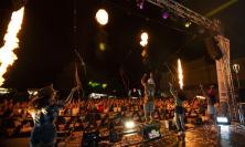 Tolentino, piazza della Libertà si trasforma in una dancefloor con '90 mania