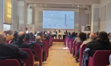 "Inps, tempi di attesa dimezzati grazie all'IA. In provincia di Macerata sempre più pizzerie e tatuatori"