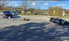 San Severino, scontro all'incrocio della Provinciale 127 tra auto e scooter: un 58enne in ospedale (FOTO) San Severino, scontro all'incrocio della Provinciale 127 tra auto e scooter: un 58enne in ospedale (FOTO)