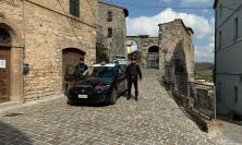 Caldarola, furti e intrusioni in case e chiese danneggiate dal sisma: 11 denunciati, tra loro alcuni youtuber Caldarola, furti e intrusioni in case e chiese danneggiate dal sisma: 11 denunciati, tra loro alcuni youtuber