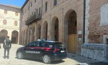 Caldarola, furti e intrusioni in case e chiese danneggiate dal sisma: 11 denunciati, tra loro alcuni youtuber Caldarola, furti e intrusioni in case e chiese danneggiate dal sisma: 11 denunciati, tra loro alcuni youtuber