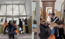 Macerata, "Dolcetto o scherzetto?": i bambini bussano anche alla porta del Comando dei carabinieri Macerata, "Dolcetto o scherzetto?": i bambini bussano anche alla porta del Comando dei carabinieri