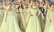 Macerata, l'atelier Delsa svela la nuova collezione "Appassionante": il Teatro della Filarmonica si veste di bianco