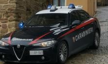 Tolentino, ignora l'alt dei carabinieri e tenta la fuga: 34enne fermato con la cocaina