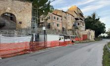 Morrovalle, nuovo volto per Porta delle Fonti con muro di contenimento e marciapiede