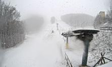 "Previsti altri 30-40 cm di neve, piste aperte da sabato": Bolognola si prepara a un altro weekend sugli sci