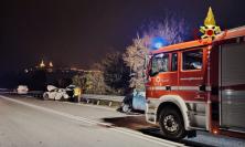 Maxi scontro sulla Statale Adriatica tra due auto e un furgone: soccorsi sul posto