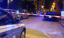 Civitanova, notte di follia e violenza in via Marinetti: giovane pestato e rapinato. Arrestato un 18enne