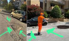 Macerata, cade in una buca e fa causa al Comune: "Dieci mesi di silenzio, ora chiederò i danni"