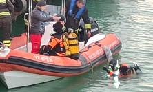 Servizio aggiornato - Aggredisce la madre e poi scompare: continuano le ricerche al porto di Civitanova