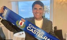 Castelraimondo porta fortuna: Sal Da Vinci trionfa a Sanremo dopo l'incontro con il Premio Ravera