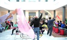 Sorpresa a "Orchestra Parallela": Sergio Reggioli dei Nomadi e il Banco Marchigiano in visita ai ragazzi