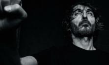 Arriva “Via Crux”: satira tagliente e zero freni nello spettacolo di Giuseppe Cruciani