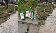 Appignano, il parco in balia dei vandali: staccionate distrutte e alcolici abbandonati nella notte (VIDEO)