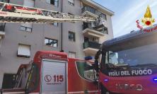 Macerata, scoppia incendio in un appartamento: una coppia trasportata all'ospedale