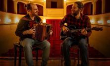Apiro, cala il sipario su Riverberi: al Teatro Mestica il viaggio musicale di Gnut e Alessandro D'Alessandro