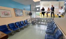 Oncologia San Severino, nuove poltrone per la sala d'attesa: la donazione de "La Voce del Cuore"