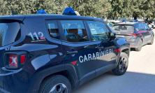 Sarnano, minaccia un operaio con una bottiglia rotta: denunciato 30enne