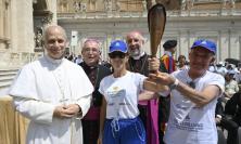 Macerata-Loreto 2026, papa Leone XIV benedice la Fiaccola della Pace in Vaticano