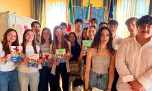 Appignano, festa della Repubblica con i neodiciottenni: consegnata la Costituzione a 15 giovani