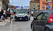 Civitanova, scontro tra auto e scooter: giovane trasportato all'ospedale